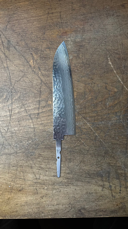 Čepel Tosa Tsuboya Santoku 180mm Damascus Tsuchime
