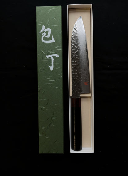 Iseya Santoku 180 mm – VG10 damašková ocel, 33 vrstev