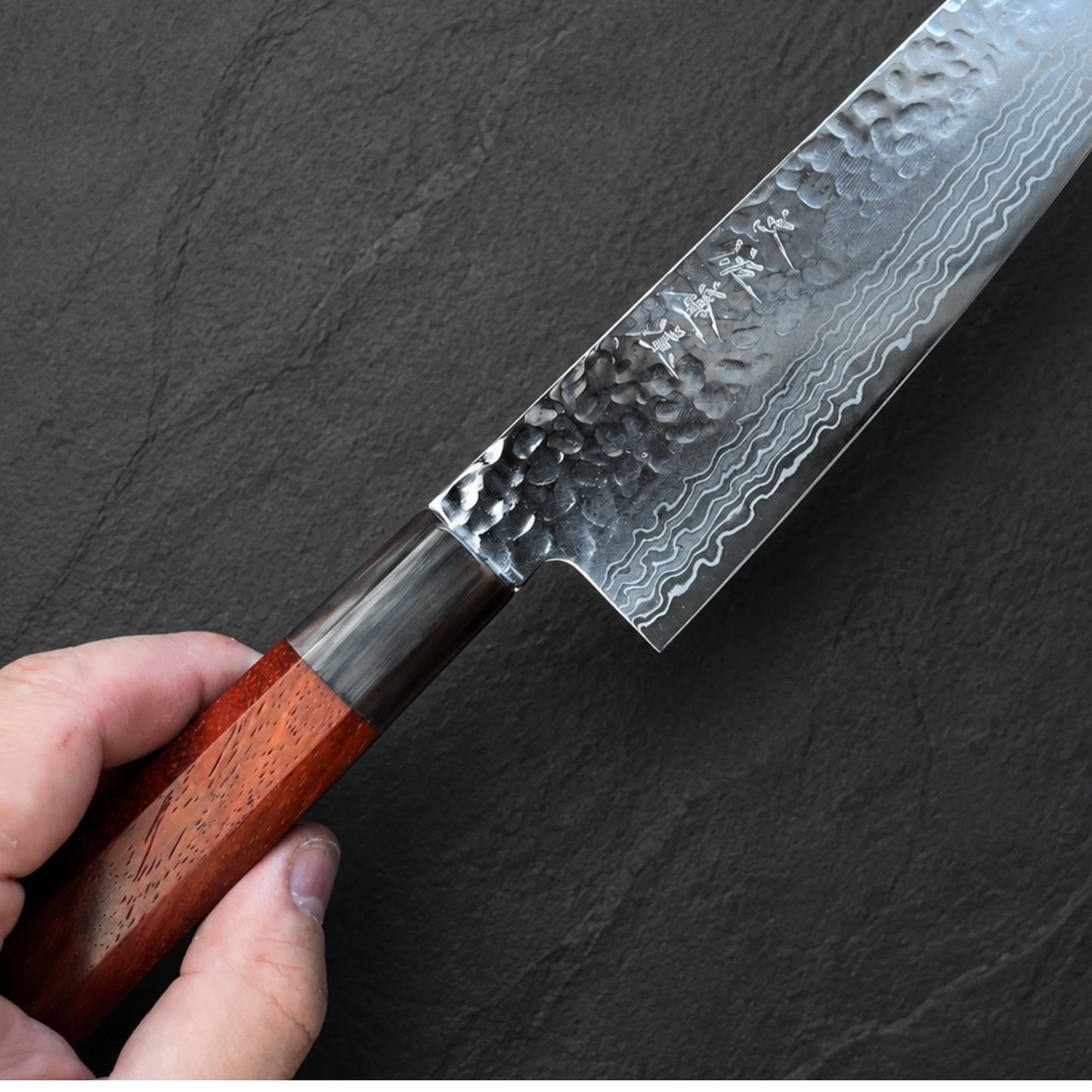 Tosa Tsuboya Santoku 180mm Damascus Tsuchime Nerezová ocel